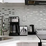 24-18 New Gramercy Studio W D In Unit Fully Reno