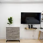 1597-12 New Prime Ues Wd In Unit Apartment *
