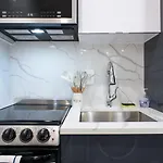 1597-12 New Prime Ues Wd In Unit New York