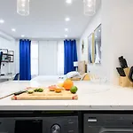 1597-12 New Prime Ues Wd In Unit Apartment *