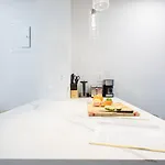 1597-12 New Prime Ues Wd In Unit New York