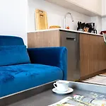 149bk-302 New Construction 1br Wd In Unit Balcony Holiday home *