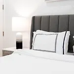 149bk-202 New 1br In Prime Greenpoint Bk