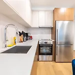 149bk-202 New 1br In Prime Greenpoint Bk New York