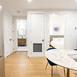 149bk-202 New 1br In Prime Greenpoint Bk Apartment