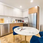 149bk-202 New 1br In Prime Greenpoint Bk *