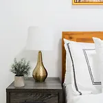 1435-4 I 3 Bedrooms 2Bath W D Prime Upper East