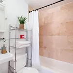 1435-3-3 Bedrooms 2bath W D Prime Upper East New York