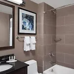 Fairfield & By Marriott Staten Island Hotel 3*