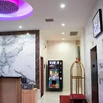 Lic Plaza Hotel