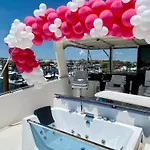 Botel Romantic @ Ocean 3-deck Yacht *