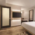 Doubletree By Hilton Midtown Fifth Ave