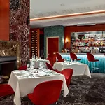 Doubletree By Hilton Midtown Fifth Ave 4*