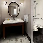 Hilton Brooklyn - Newly Renovated Hotel 4*
