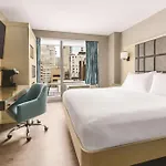 Hilton Garden Times Square North Hotel 3*