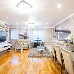 Modern Comfort In Brooklyn *
