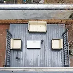 26-3a Gramercy W D Outdoor Courtyard New York