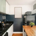 139-3e West Village 1br Value * New York