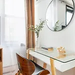 139-3e West Village 1br Value Apartment New York