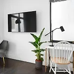 Large Upper East Side 1bd Elevator Rooftop New York