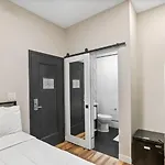 1Br Gorgeous Apt In Lenox Hill!