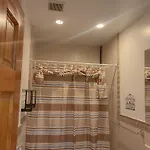 2 Bedroom Bliss In College Point Apartment *