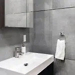 1597-6 Luxury Upper East Side W&d