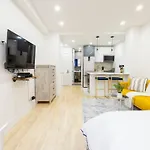 1597-1 Large W D In The Unit Prime Ues New York