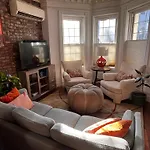 Gem Of A Free-Standing Family House In Great Neighborhood