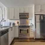 Stately Spacious Uws 1Br W Doorman Gym Nyc-16