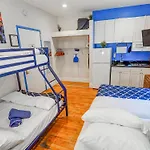 Empire Broadway Retreats Apartment