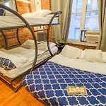 Apartment Empire Broadway Retreats *