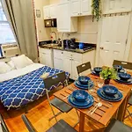 Empire Broadway Retreats Apartment