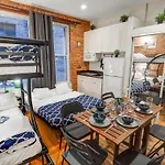Empire Broadway Retreats Apartment *