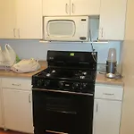 One Bedroom In Queens Ground Floor