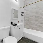 Apartment Charming 2br Bkyrd Near Williamsburg New York
