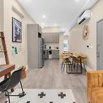 Charming 2br Bkyrd Near Williamsburg Apartment *
