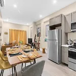 Apartment Charming 2br Bkyrd Near Williamsburg New York