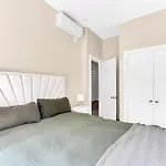 Apartment Charming 2br Bkyrd Near Williamsburg New York