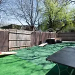 Charming 2br Bkyrd Near Williamsburg Apartment