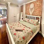 Luxury 1Bd Suite Next To Time Square