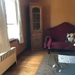 Bed & Breakfast Private Unit With Own Entrance To Share *