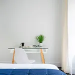 444-2c Newly Renovated 1br In Hell's Kitchen New York