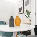 444-2c Newly Renovated 1br In Hell's Kitchen Apartment New York