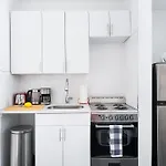 444-2c Newly Renovated 1br In Hell's Kitchen *