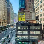 Blueground Midtown Gym Elev Near Times Sq Nyc-1478