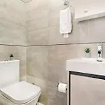 Apartment 1597-phn Ph Duplex -private Outdoor Deck W D