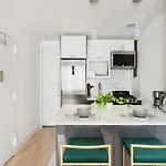 Apartment 1597-phn Ph Duplex -private Outdoor Deck W D