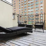1597-Phn Ph Duplex -Private Outdoor Deck W D