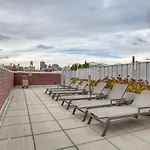 Les 2Br W Doorman Wd Gym Nr Park Nyc-1325